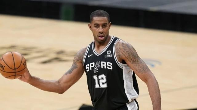 大结局?阿尔德里奇底薪加盟篮网 联手三巨头冲冠